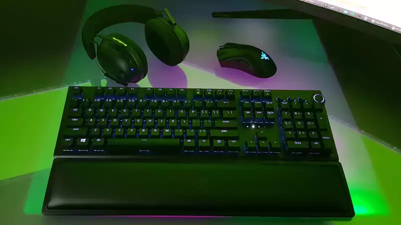 The Razer BlackWidow V3 Pro is the first wireless gaming keyboard. Is anyone surprised by this?