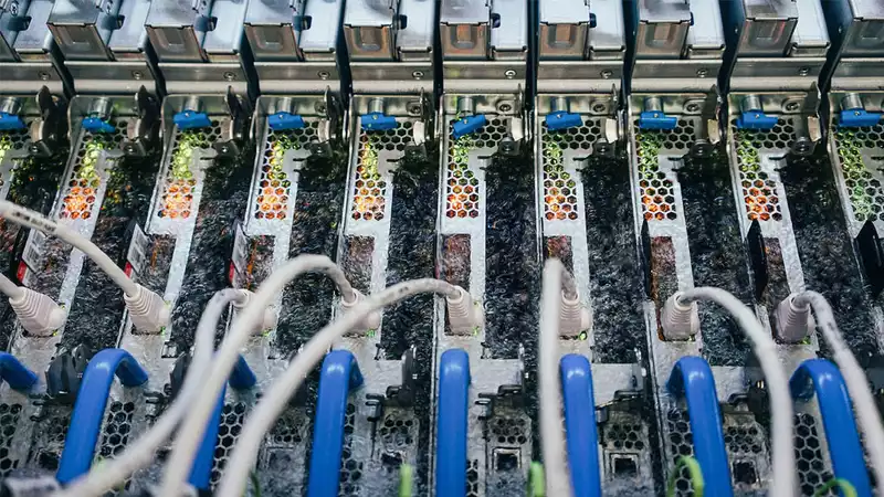 Microsoft submerges servers in boiling liquid to cool them