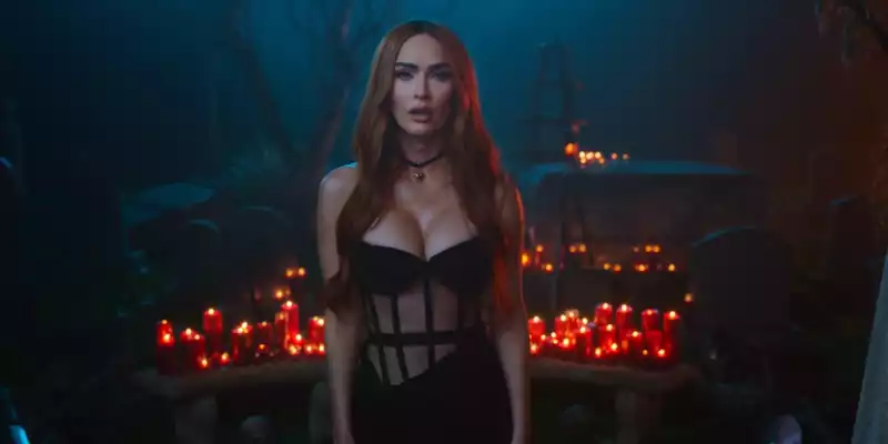 Blizzard pays Megan Fox to mourn the death of "Diablo 4" in a corset.